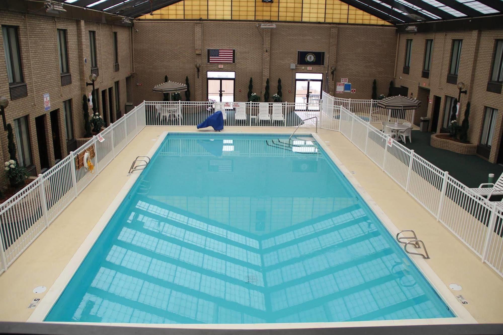 Gold Vault Inn Radcliff Esterno foto